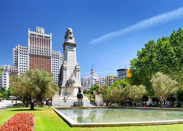 Punta Me Beautiful Apartment In Plaza Espana 마드리드 외부 사진